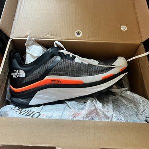 BRAND NEW - THE NORTH FACE Women’s VECTIV™ Infinite Shoes BLACK/ORANGE - SIZE 10